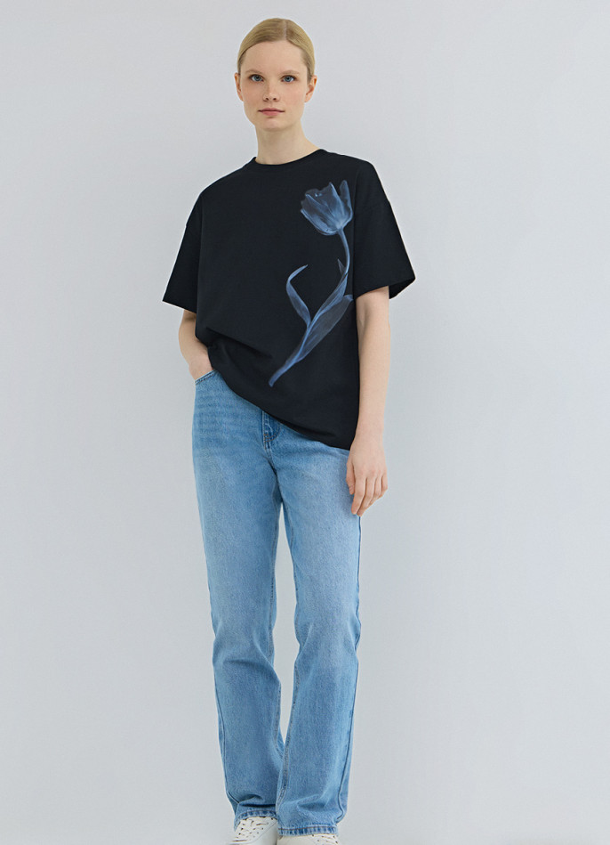 Футболка с цветочным принтом