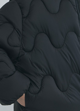 Короткая утеплённая куртка