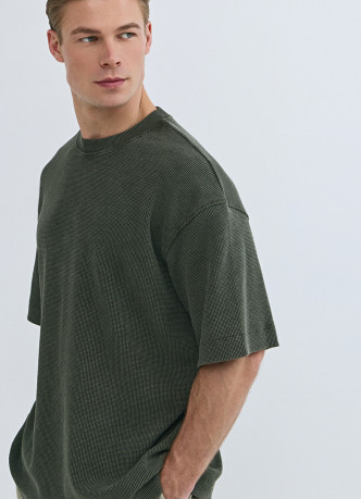 Футболка из структурной ткани