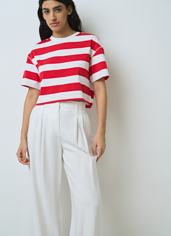 Укороченная футболка