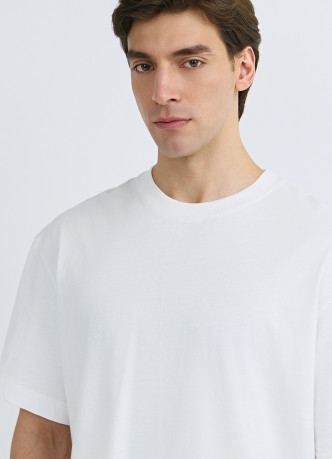 Футболка с объёмным принтом