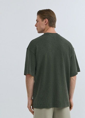 Футболка из структурной ткани