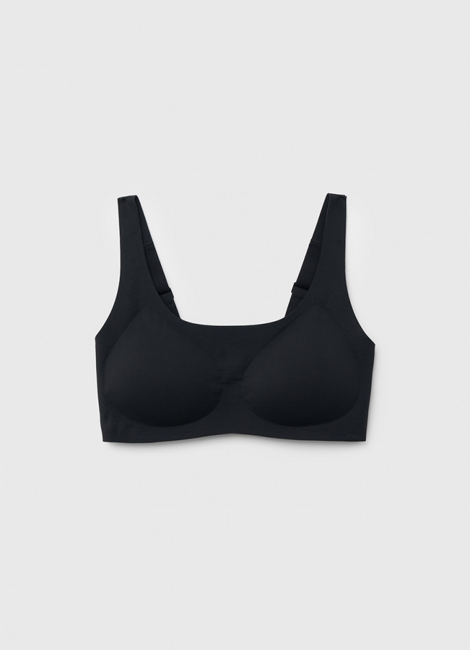 Бесшовный бюстгальтер с формованными чашками