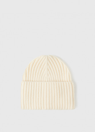 Вязаная шапка с отворотом