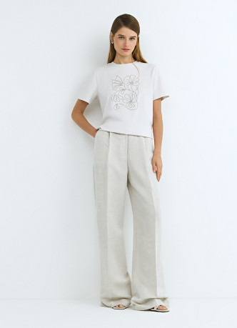 Футболка с цветочным декором