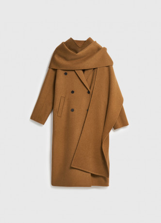 Длинное двубортное пальто с шарфом