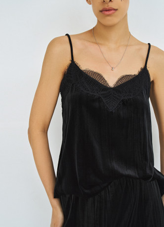 Бархатный топ с кружевом