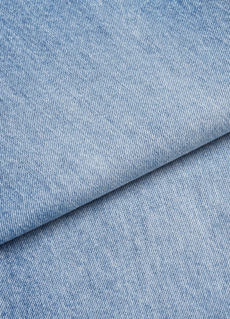 Широкие джинсы с асимметричной застёжкой