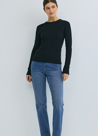 Прямые джинсы с высокой посадкой