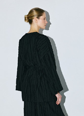 Укороченное кимоно с поясом из декоративной ткани