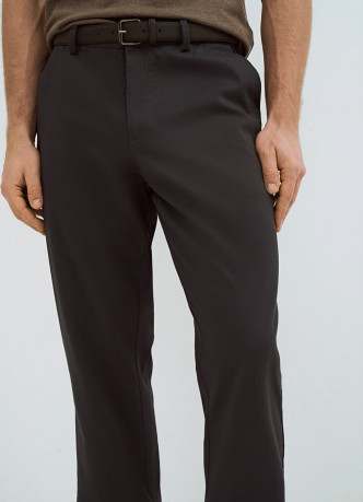 Чиносы из структурной ткани с ремнём