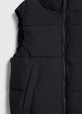 Утеплённый жилет для мальчиков