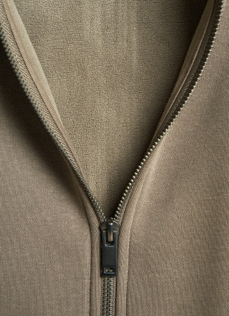 Толстовка на молнии с капюшоном