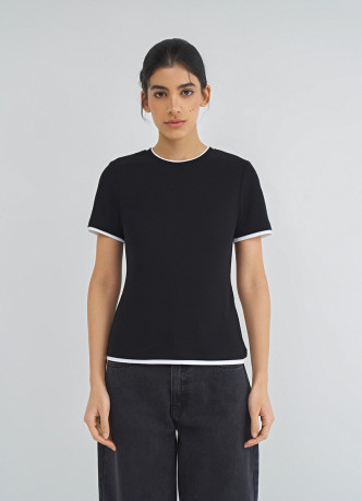 Футболка с контрастной окантовкой