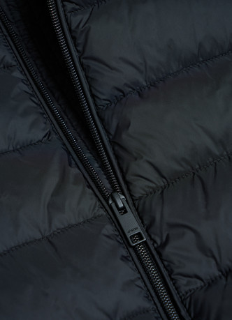 Ультралёгкий жилет с воротником-стойкой