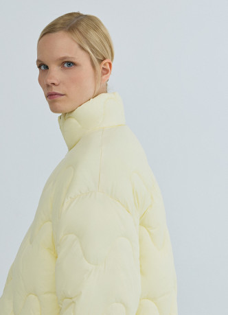 Короткая утеплённая куртка