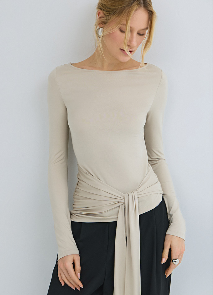 Лонгслив с завязками на поясе