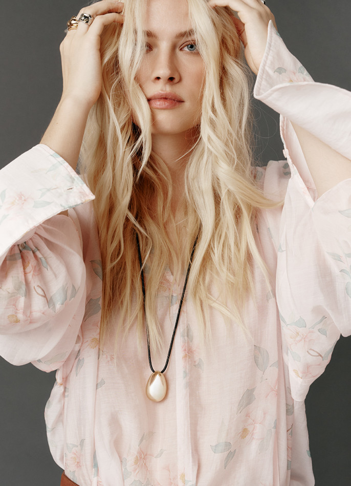 Кулон на шнурке