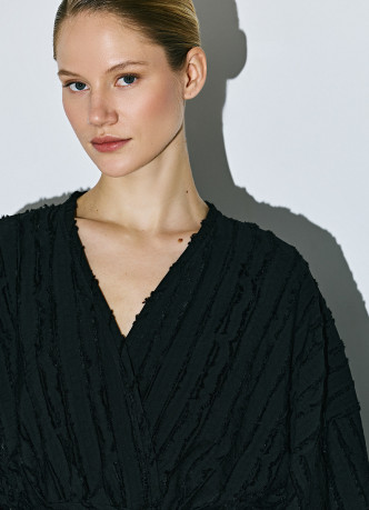 Укороченное кимоно с поясом из декоративной ткани