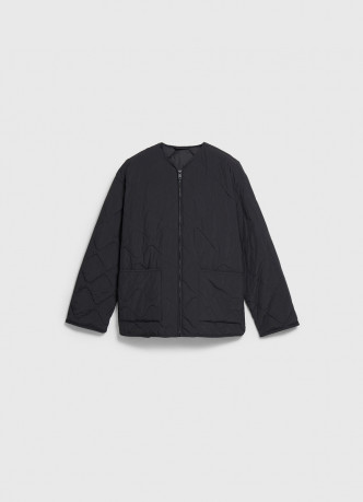 Легкая стеганая утепленная куртка