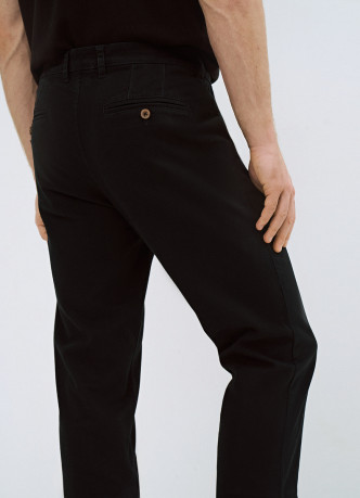 Базовые брюки-чиносы из твила