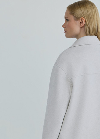 Короткое двубортное пальто