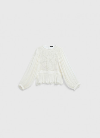 Блузка с обьемным рукавом и вышивкой