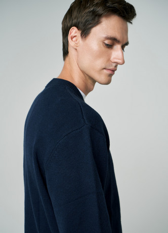 Джемпер c V-образным вырезом