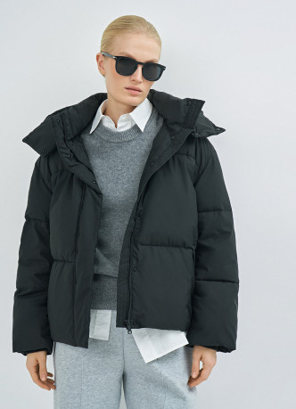 Утеплённая куртка с капюшоном