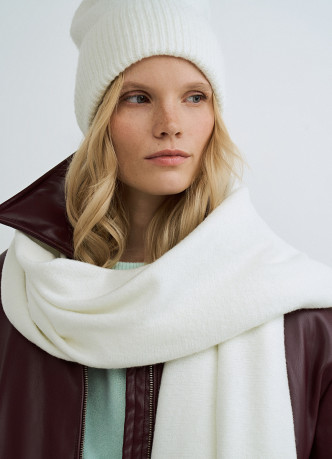 Вязаная шапка с отворотом