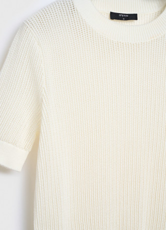 Ажурный джемпер с коротким рукавом