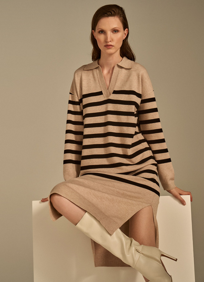 Вязаное платье-поло