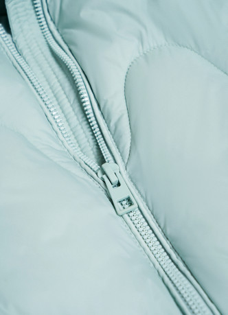 Короткая утеплённая куртка