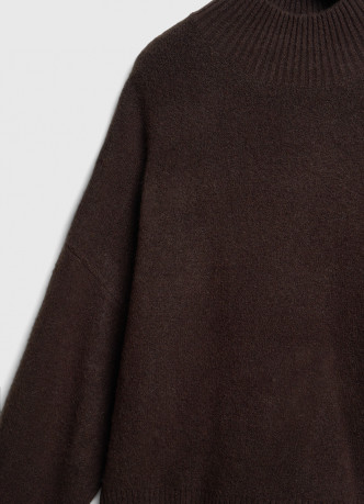 Свитер из мягкой пряжи с шерстью