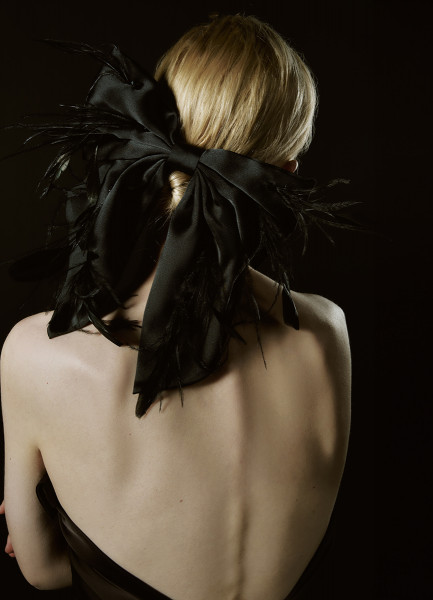 

Заколка-бант с натуральными перьями, Черный