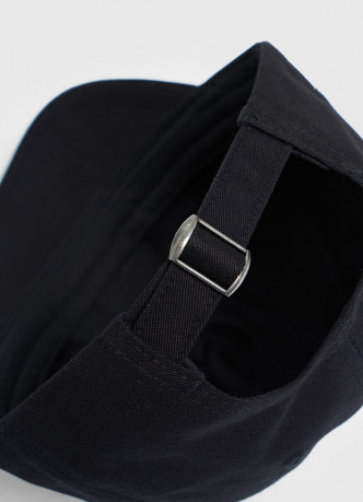 Бейсболка с объёмной вышивкой