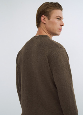 Джемпер с V-вырезом