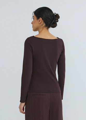 Лонгслив с вырезом лодочкой