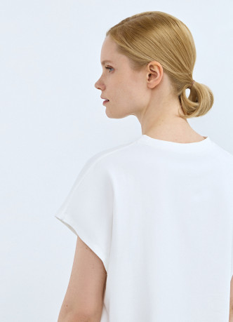 Футболка с бесшовным рукавом