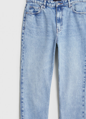 Прямые джинсы со средней посадкой