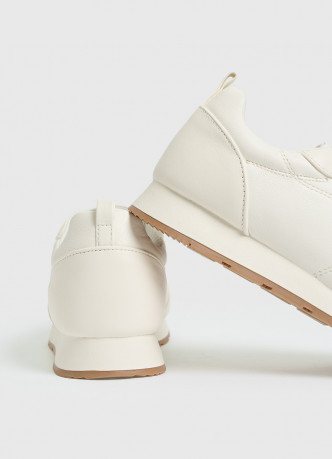 Кожаные кроссовки