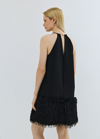 Платье мини с декором из перьев