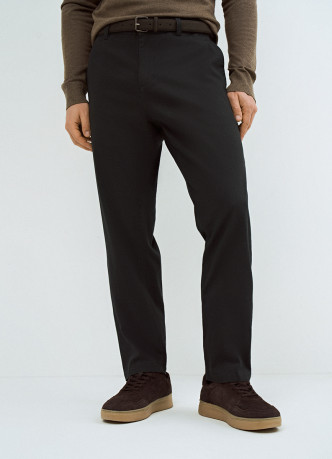 Чиносы с ремнём