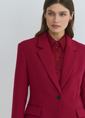 Однобортный приталенный жакет