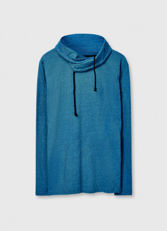 Футболка с воротником «хомут»