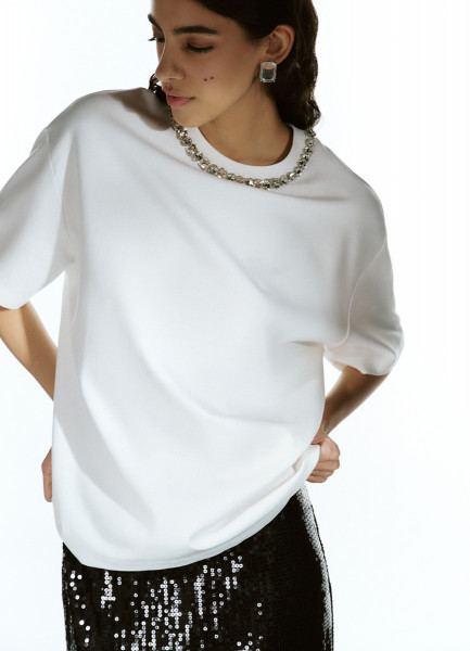 

Футболка с декором у выреза, Белый