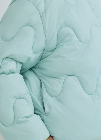 Короткая утеплённая куртка