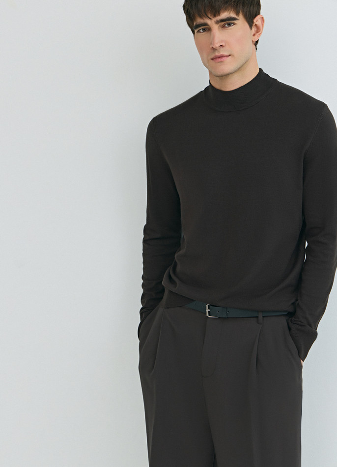 Базовый джемпер с воротником-стойкой