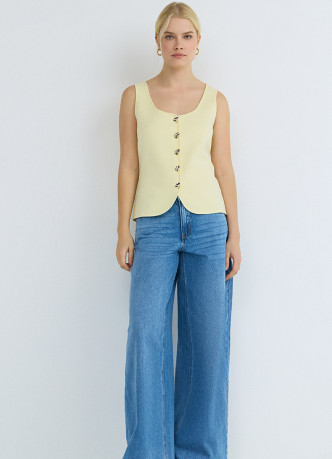 Широкие джинсы с высокой посадкой