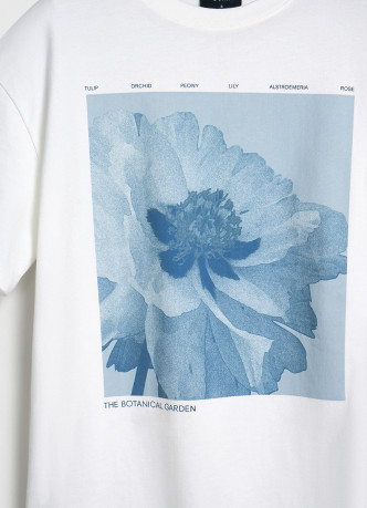 Футболка с цветочным принтом
